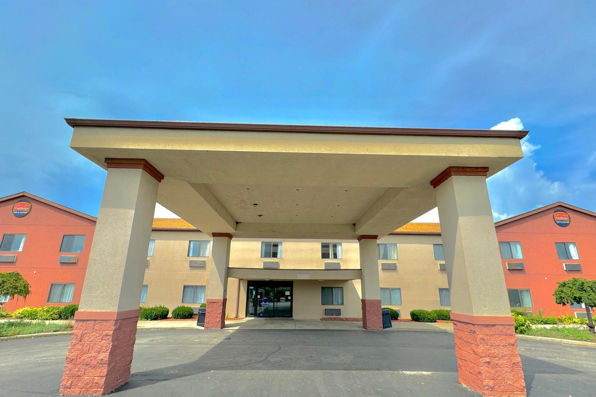 Fairbridge Inn & Suites Batavia-Darien Amusement Park Exteriör bild